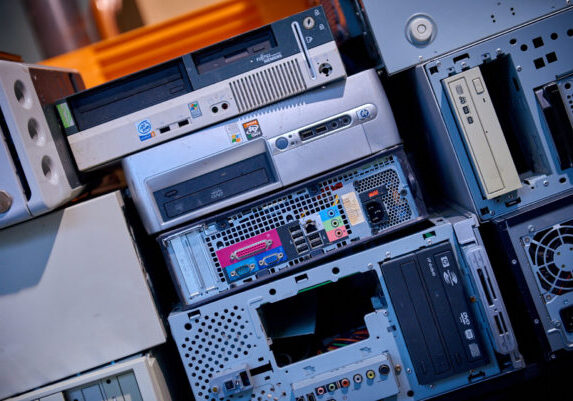 Oude laptop inleveren bij Schenk Recycling Almere